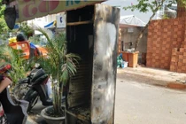 Phát hiện cháy nhà, 2 sinh viên leo lên mái nhà kêu cứu