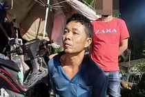 Cà Mau: Vi phạm nồng độ cồn, lấy gạch ném công an 