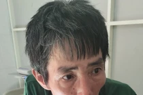 Thanh Hóa: Người đàn ông say xỉn dùng điếu cày đánh công an