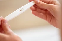 Bé gái 13 tuổi sinh con: Phụ huynh cần phải làm gì?