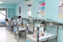 Gia tăng trẻ nhập viện do mắc virus hợp bào hô hấp RSV ở Hà Nội