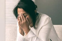 Hối hận vì đuổi con trai, nhận con dâu làm… con nuôi 