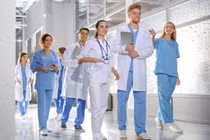 “Cuộc đua” khốc liệt vào các trường Y ở Anh 