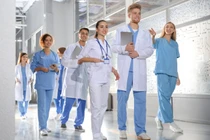 “Cuộc đua” khốc liệt vào các trường Y ở Anh 