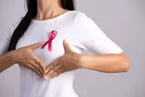 Điểm dấu hiệu ung thư vú bạn không nên bỏ qua