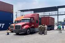 Phát hiện nam tài xế tử vong trong cabin xe container