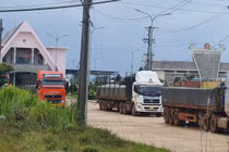 Quảng Nam: Quốc lộ 14D xuống cấp nghiêm trọng, như… đường làng 