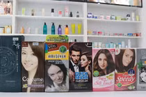  Tràn lan thuốc nhuộm tóc không rõ nguồn gốc