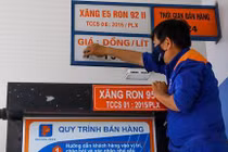 Giá xăng, dầu giảm hàng loạt