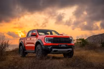  Ranger Raptor thế hệ mới tái lập chinh phục người tiêu dùng 