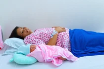 Mẹ bị vỡ tử cung từ vết mổ cũ, thai nhi chui ra ổ bụng