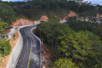 Đèo Prenn Đà Lạt thông tuyến 3km đầu tiên