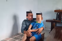 Tìm người thân cho bé trai khoảng 4 tuổi bị bỏ bên đường ở Đắk Lắk