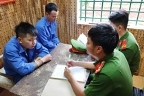 Bắt nhóm đối tượng cho vay lãi nặng lên đến 556%/năm