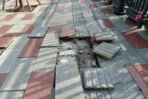 Hải Phòng: Vỉa hè phố đi bộ nghìn tỷ nứt vỡ, cơ quan chức năng nói gì?