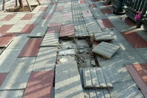 Hải Phòng: Vỉa hè phố đi bộ nghìn tỷ nứt vỡ, cơ quan chức năng nói gì?