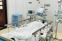 Chơi pháo tự chế trẻ 16 tuổi chấn thương khắp cơ thể, dập nát “cậu nhỏ”