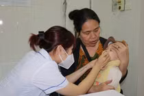 Hà Nội bổ sung vitamin A đợt 2 cho 385.477 trẻ, kể cả trẻ vãng lai