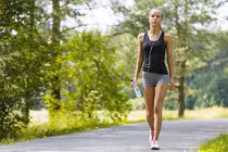 Đi bộ vào buổi sáng và 5 lợi ích bất ngờ cho sức khỏe