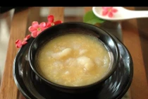 Món ăn làm sáng và đẹp da