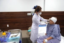 Bị loét da đầu 4 tuần không ngờ ung thư da ăn mòn cả hộp sọ