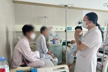 Nam thanh niên 19 tuổi viêm tim, phổi do hút thuốc lá điện tử