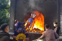 Lễ chùa đầu năm… thành tâm chứ đừng lạm dụng