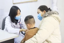 Thời tiết lạnh sâu đột ngột đe dọa sức khỏe người cao tuổi và trẻ nhỏ