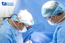 Bé trai bị thủng dạ dày, ói ra máu do nhiễm HP: phòng tránh thế nào?