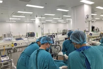 ECMO và lọc máu liên tục cứu sống trẻ viêm cơ tim tối cấp