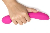 Đồ chơi tình dục dài 25 cm mắc kẹt trong trực tràng thanh niên 21 tuổi 