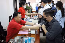 Kho máu cạn kiệt sau bão số 3, kêu gọi người dân hiến máu tình nguyện