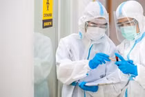 COVID-19 tăng trở lại: Có cần tiêm vaccine?