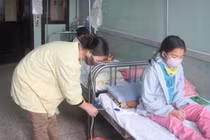 Bỏ điều trị bệnh cho con có vi phạm pháp luật?