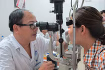 Cảnh giác các bệnh lý mắt khi tiền sản giật, u tuyến giáp lúc mang thai