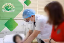 Bảo tồn buồng trứng thành công cho bé gái 12 tuổi bị u nang