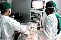 Cắt khối u nang khổng lồ bảo tồn nguyên vẹn buồng trứng