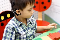 Cách phát hiện khiếm thính sớm giúp trẻ tránh câm