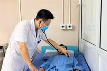 Đi chơi thác nước người đàn ông bị nhiễm xoắn khuẩn Leptospira gây suy gan, thận