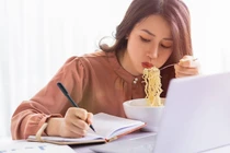 Chuyên gia chỉ rõ thói quen ăn sáng gây hại cơ thể cần tránh