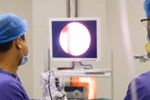 Ngạt mũi nhiều năm bất ngờ phát hiện u hốc mũi trái