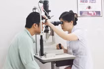 Tác nhân chính gây bùng phát dịch đau mắt đỏ tại TPHCM là gì?