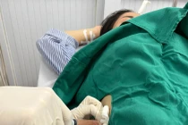 Sốt và đau hạ sườn bất ngờ phát hiện khối mủ áp xe gan khổng lồ