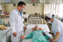 Nhiều ca hóc xương biến chứng nghiêm trọng