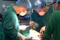 Vừa xuống xe khách thì mất ý thức, ngất xỉu do vỡ thai ngoài tử cung