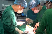 Vừa xuống xe khách thì mất ý thức, ngất xỉu do vỡ thai ngoài tử cung