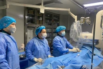 Nút mạch nỗ lực cứu quả thận duy nhất chứa đầy u cho cô gái trẻ