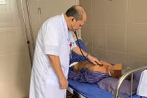 Nhiễm trùng huyết, suy đa tạng vì thói quen thường ăn tiết canh