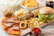 Chuyên gia mách các thực phẩm khiến bệnh trĩ trầm trọng