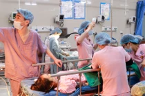 “Tiếp máu”trên đường cứu sản phụ sốc mất máu do vỡ khối chửa ngoài tử cung